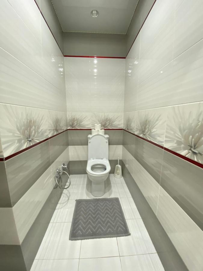 Two Bedroom Large Apartment In キシナウ エクステリア 写真